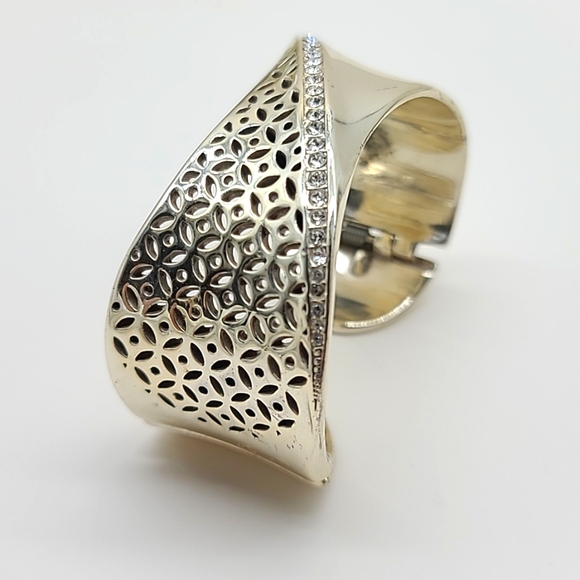 Brighton "GEO TWIRL SHINE" Hinged Bangle w Swarovski Crystals & Cut-Out Detail! - Picture 10 of 13